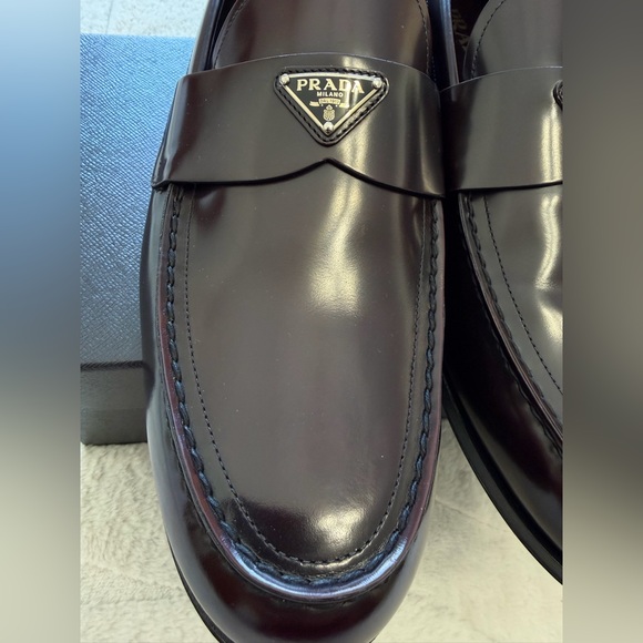 NEW! $1,220 Prada Classic Leather Loafers in Cordovan Maroon Shoes 13 - Picture 3 of 9